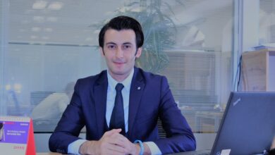 Külli miqdarda yeyinti iddiasında Qarabağla bağlı filmin də adı keçib: YAP-ın Gənclər Birliyinin üzvünə 12 il həbs tələb olunub